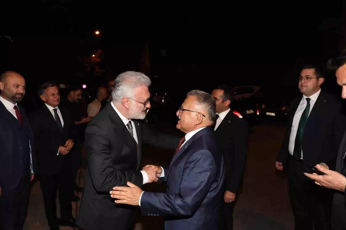 Büyükkılıç'tan Tiyatro Destek Sözü