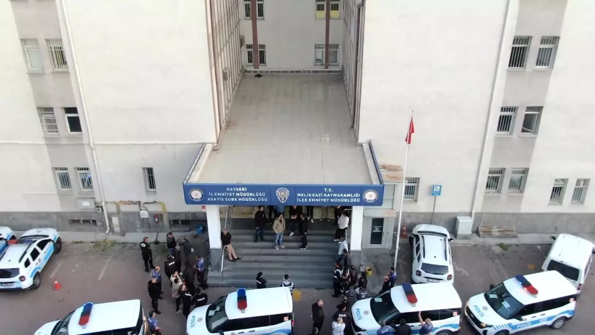 Kayseri'de 23 Şüpheli Yakalandı