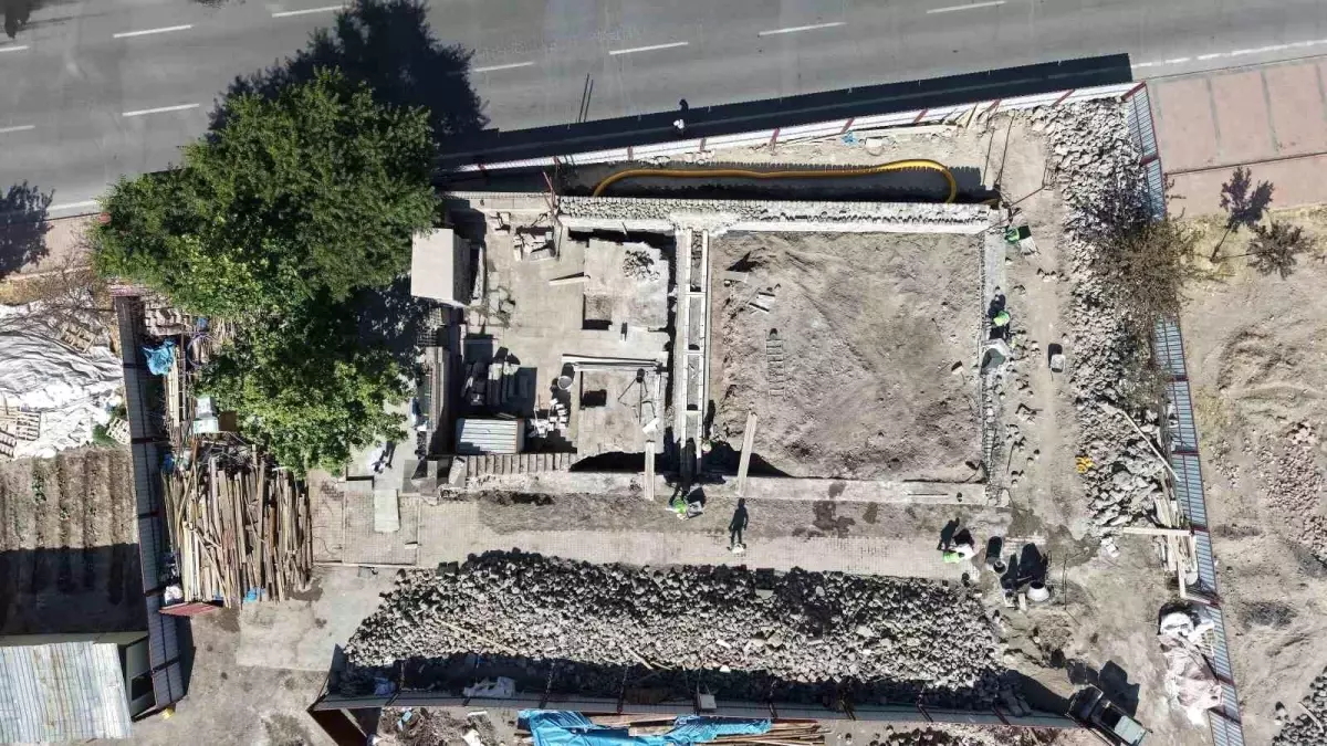 Kayseri'deki Tasmakıran Camii Restore Ediliyor