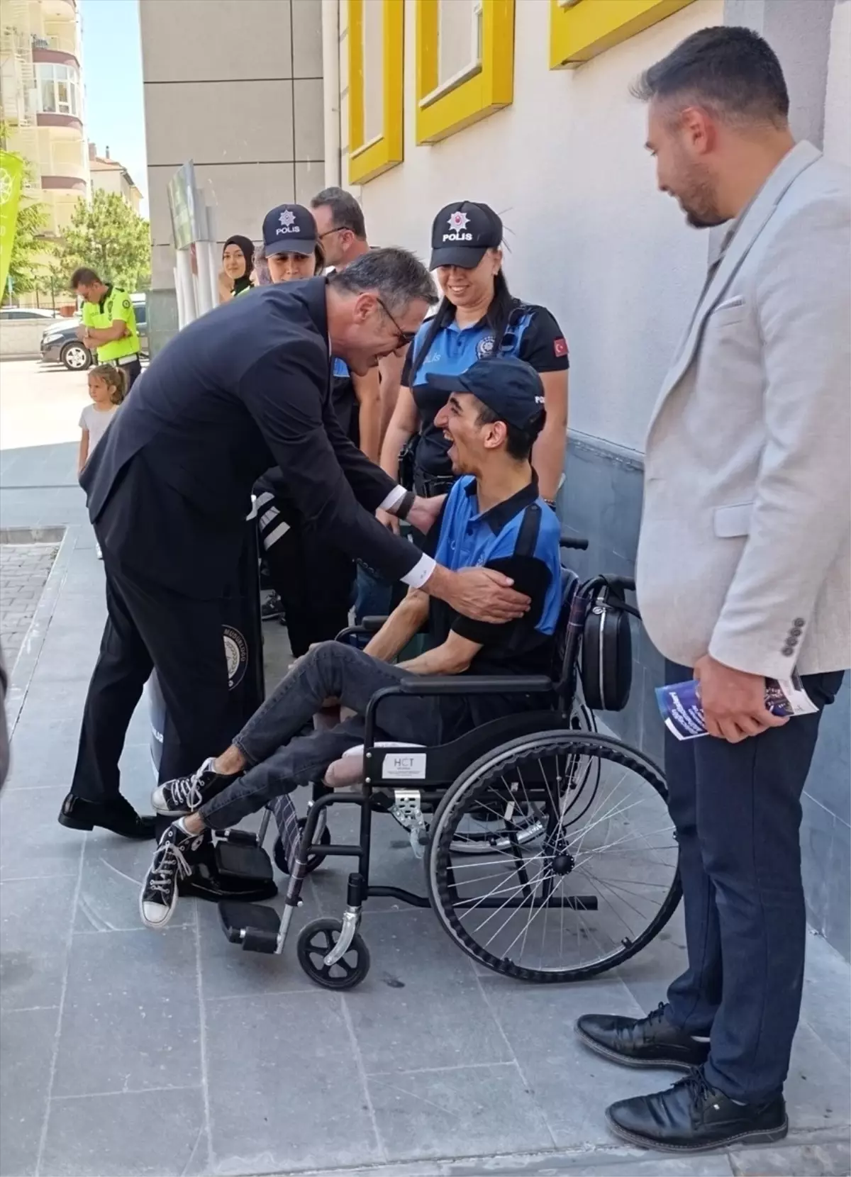 Engelli Büyüğün Polis Olma Hayali Gerçekleşti