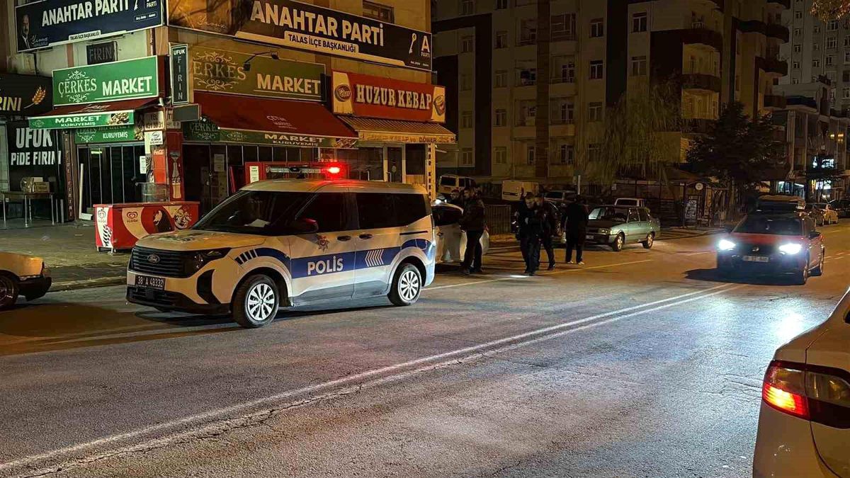 Kayseri'de Bıçaklı Kavga: 2 Yaralı
